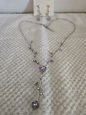 Costume Jewelery - Laurel Lee Necklace and Earring Set